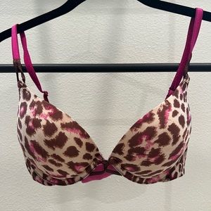 Victoria’s Secret Miraculous Plunge 32B
